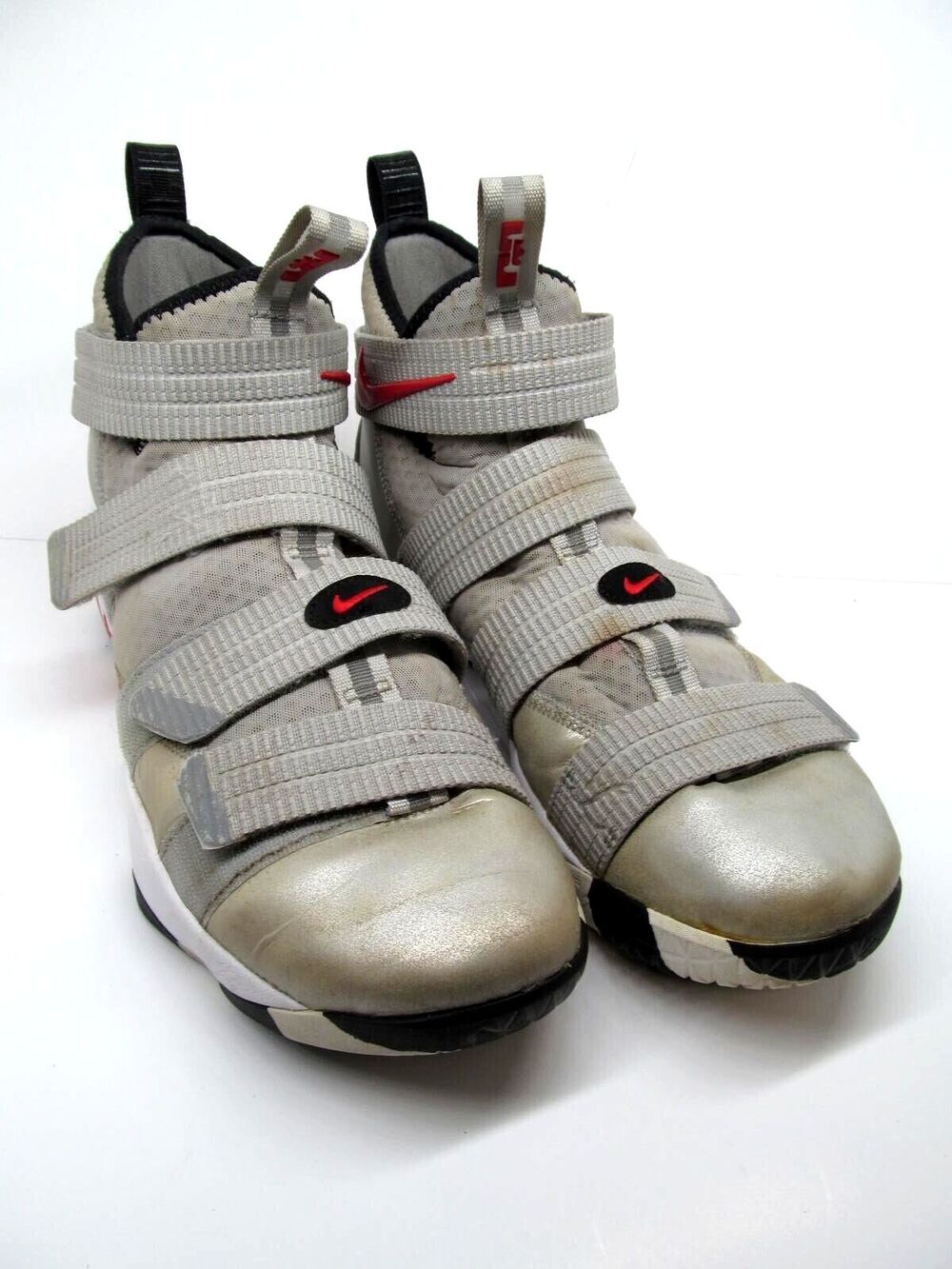 Nike 897646-007 Lebron Soldier 11 Silver Bullet Sneakers Size US 13 EUR 47.5